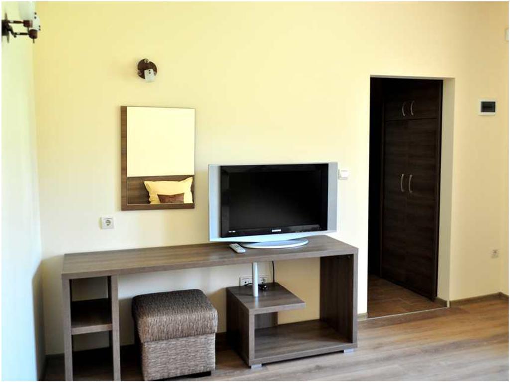 Yustina Villas Guest House Kamer foto
